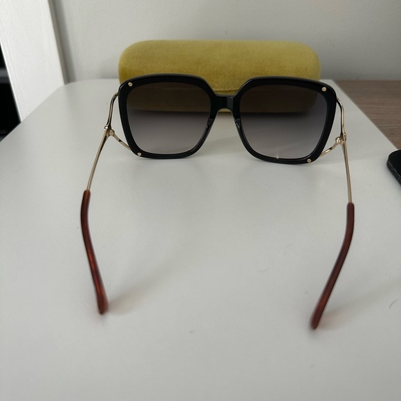 Women’s Gucci sunglasses Gg0647s - Picture 2 of 5